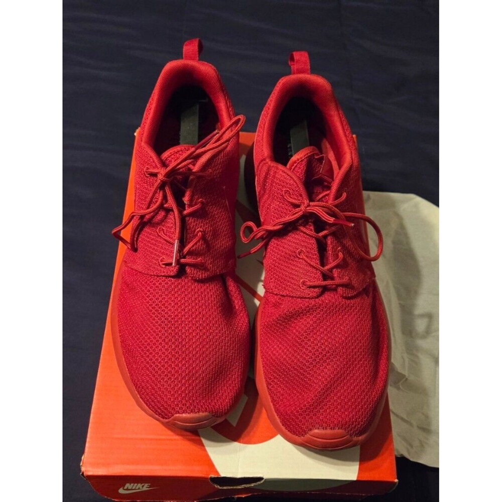 MENS SIZE 11.5 TRIPLE RED NIKE ROSHE RUN